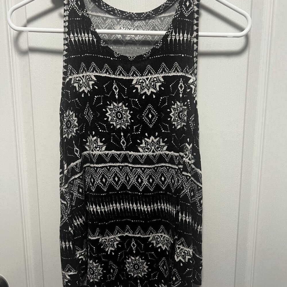 Patterned Tank Top - Picture 2 of 2